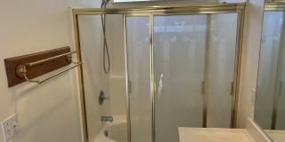 4 Bedroom, 2 Bath, 1992 Square Foot Home Gallery 28