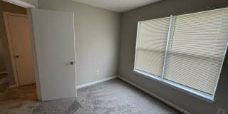 Lawrence-Fort Ben-Oaklandon 3 Bedroom and 2.5 Bathroom Gallery 20