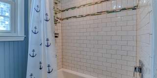 82 Inskip Avenue Gallery 24