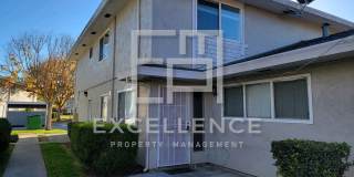 2/1 Townhouse - Updated Kitchen, Community Pool, Storage, One Side of 2 Car Garage (For Storage) Gallery 1