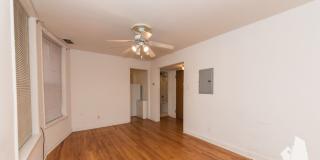 1509 West Barry Avenue Gallery 3
