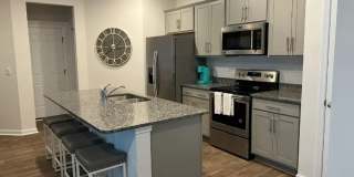 Room in 3 Bedroom Home at Murray Br Dr Gallery 3