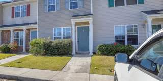 2 Bed 2.5 Bath Townhome Gallery 1