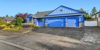 Single-Level 4BR/2BA Ranch — Spacious 3-Car Garage & Low-Maintenance Yard (Oregon City / Fairway Downs) Gallery 1