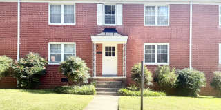 Adorable 2 Bedroom Between N Josephine Boyd & Battleground Ave! Adorable 2 Bedroom Between N Josephine Boyd & Battleground Ave! Gallery 1