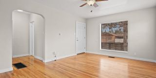 Remodeled Midtown Bungalow Gallery 7