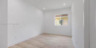 3162 Plaza St Gallery 18
