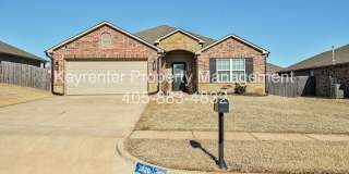 Gorgeous 4 Bed 2 Bath Home in Heart Of Mustang!! Gallery 1