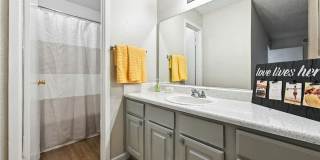 Pine Creek Apartments Gallery 27