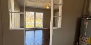 Amazing 2 bedroom/1 bath house with laundry room! Gallery 7