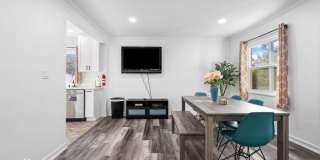 2637 Sunset Street Gallery 1