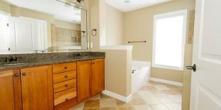 Gorgeous 3 Bedroom 2.5 Bathroom Townhome- Located in Stone Creek Village, Cary! Available August 14th! Gallery 16