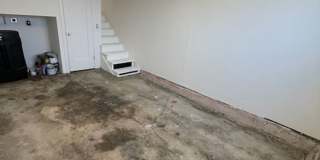 Great House in Oakland with a yard! 2 Beds, 1 Bath Gallery 68