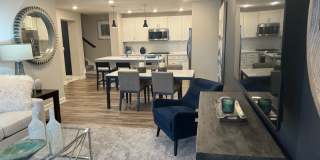 3BD/ 2BA Townhome in Rosemount Available! Gallery 1
