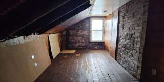 *Spacious 2BD/1BA Single-Family Home Available in Oakland* Gallery 27