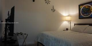 810 7th St Gallery 12