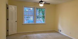4 BR 3 BATH in Cedar Creek! Gallery 22