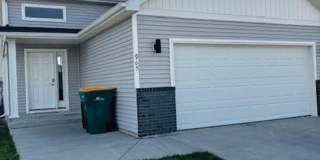 4 Bed 2 Bath Single Family Home Gallery 1