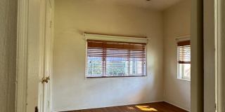 1115 S Maple Gallery 25