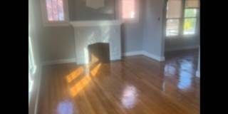 2 bedroom/ 1 bathroom Upper Unit Flat Gallery 1