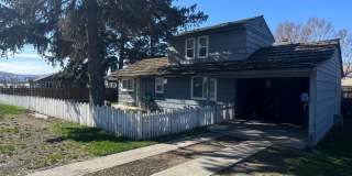 Pet-Friendly 2 Bedroom Rental with Spacious Living Gallery 1