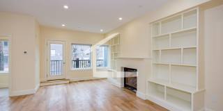 Brand New 3,500 Sq. Ft. Luxury Townhouse in Oak Square w Built In Garage! 1st & Security Only, Laundry In Unit Gallery 10