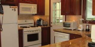 Spacious 4BR 2 BA House in Lindenhurst Gallery 4
