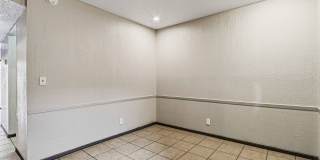 2 Bedroom Townhome with Refrigerated Air Gallery 7