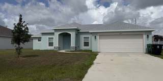 Gorgeous 3-4 bedroom Home off Becker Gallery 8