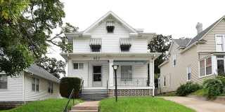 Spacious 3 Bedroom Home in Midtown w/ 2 Car Garage! Gallery 1