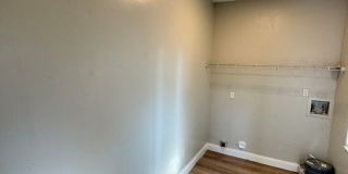 FOR RENT!! CUTE AND COZY BUNGALOW STYLE 3 BEDROOM 1 BATH SINGLE FAMILY HOME (MOVE IN SPECIAL).. Gallery 8