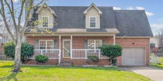 LARGE FENCED IN YARD!!! Gallery 1