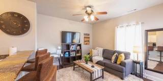 1123 S Tottenham Court Gallery 3