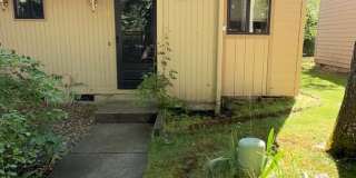 2 Bed, 1.5 Bath Condo in The W. Eugene Neighborhood! Apply Now! Gallery 3
