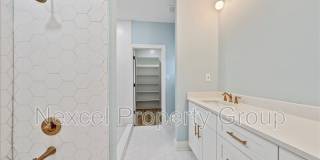 1072 Bruce Street Gallery 21