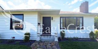 Charming 2 Bed, 2 Bath Home with Updated Kitchen & Outdoor Living Space Charming 2 Bed, 2 Bath Home with Updated Kitchen & Outdoor Living Space Gallery 8