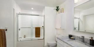1-bedroom, 1 bathroom Luxury apartment with in unit laundry Gallery 8