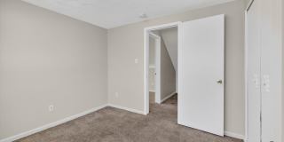 $1450 4 Bedrooms Gallery 16