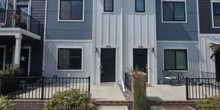 Beautiful 2 bed 1.5 bath townhome Gallery 1