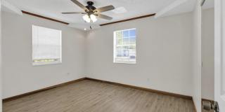 261 NE 42nd Street Gallery 12