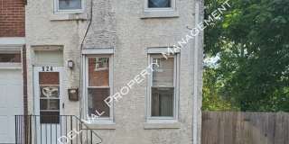 END UNIT TOWNHOME MOVE-IN READY IN NORRISTOWN with Deck Gallery 1