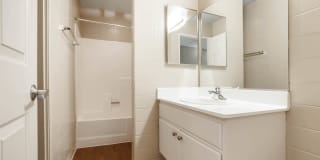 The Vantage Gallery 33