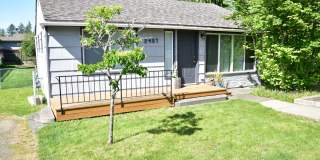 Steilacoom 2 Bed 1 Bath with Large Fenced in Backyard Gallery 1
