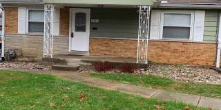 Large Four Bedroom Cape Cod on Quiet Street Gallery 1