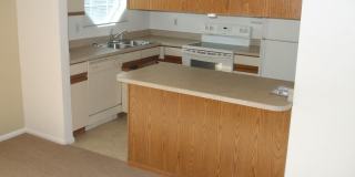 Huge 2bed/2bath Condo Near 225 and Iliff! Gallery 4