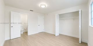 1670 W 42nd St Gallery 38