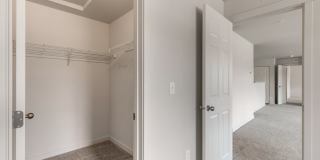 Crown Pointe Apartments Gallery 16