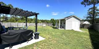 Minutes to the Beach! Conveniently located between Jacksonville & Wilmington Gallery 33