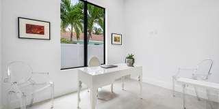 239 NE 11th Street Gallery 36