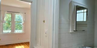Charming 4-Bedroom Home in Phinney Ridge.  Pets welcome! Gallery 9